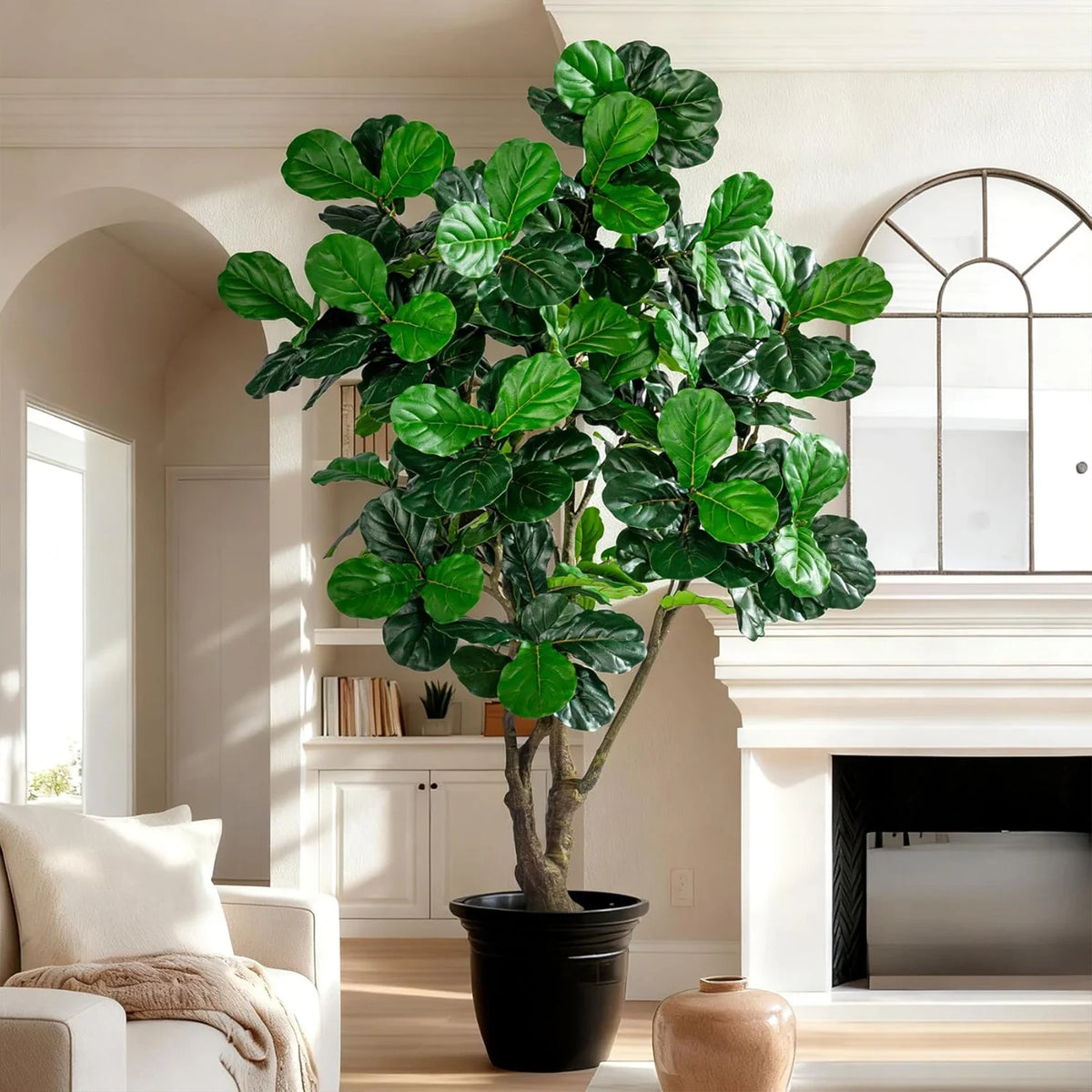 Pot and base of the artificial fiddle leaf fig, finished with bark chippings